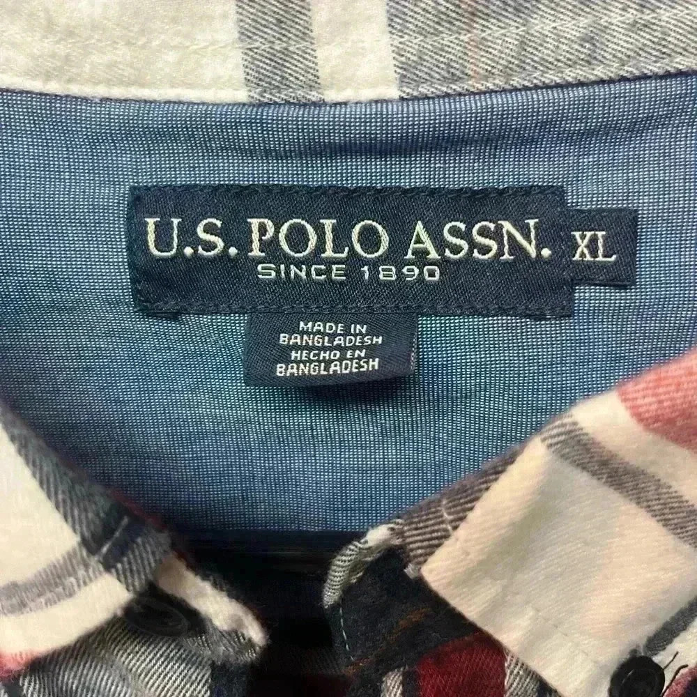 Polo button down. - Picture 4 of 5